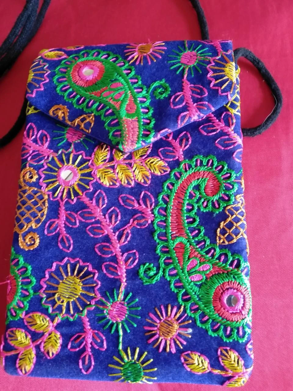 Linda pochette indiana colorida